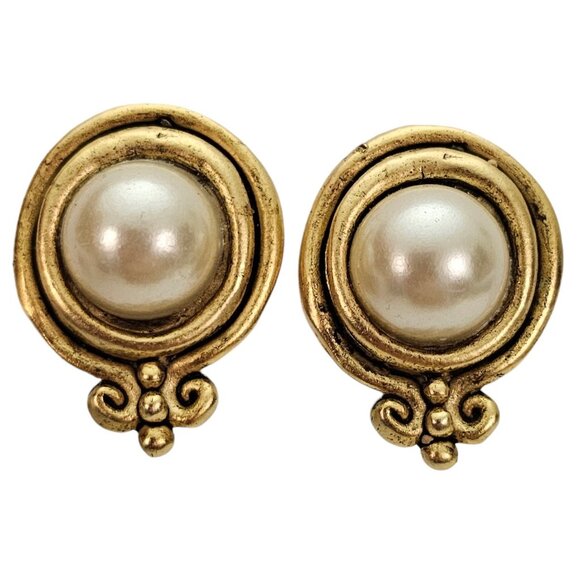 Faux Pearl Roman Designer Gold Tone Clip On Earrings L490